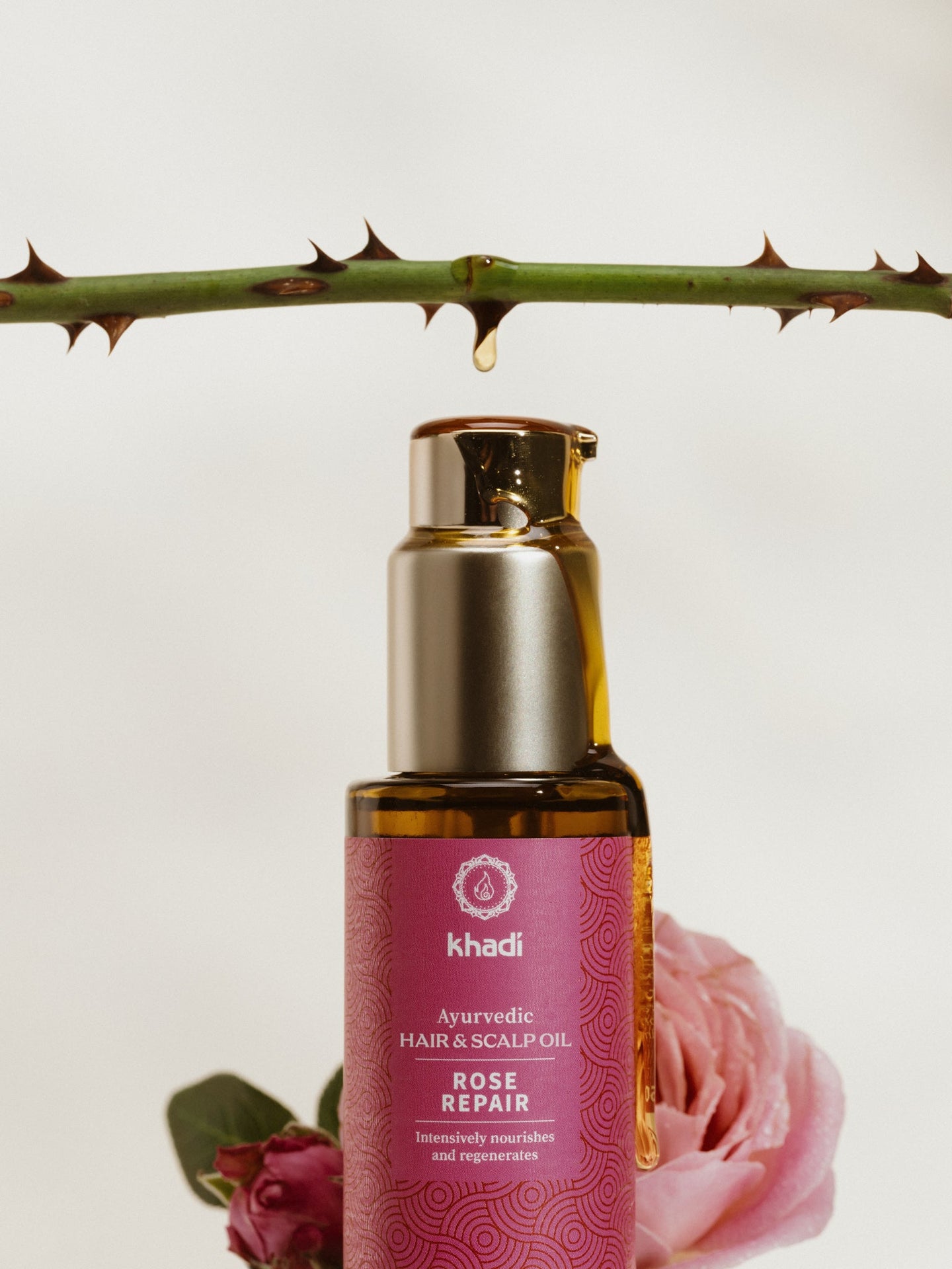 Zdjęcie odżywki Rose Revolution Repair Conditioner, saszetka firmy Khadi