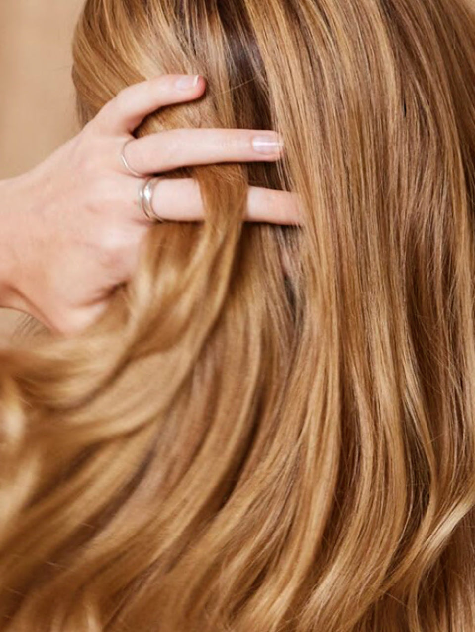 Zdjęcie roślinnego koloru włosów średni blond, przednie opakowanie khadi