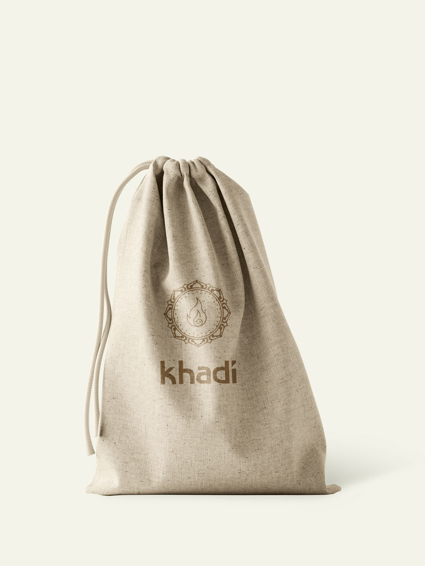 Kopia popielatego brązu do włosów od Khadi