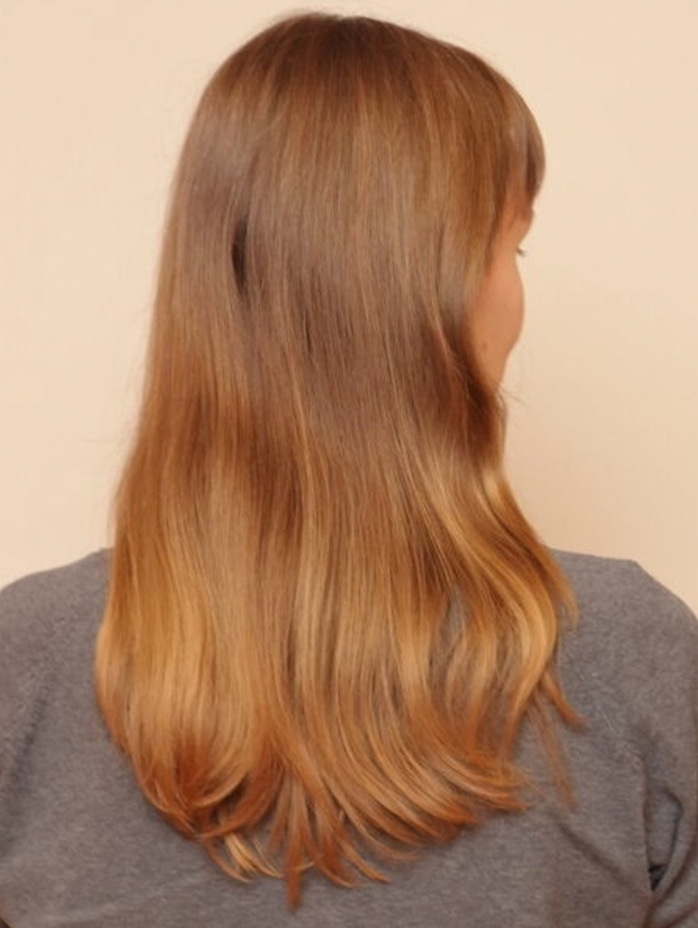 Bild von Model mit Khadi Goldhauch Haarfarbe (Alessandra)